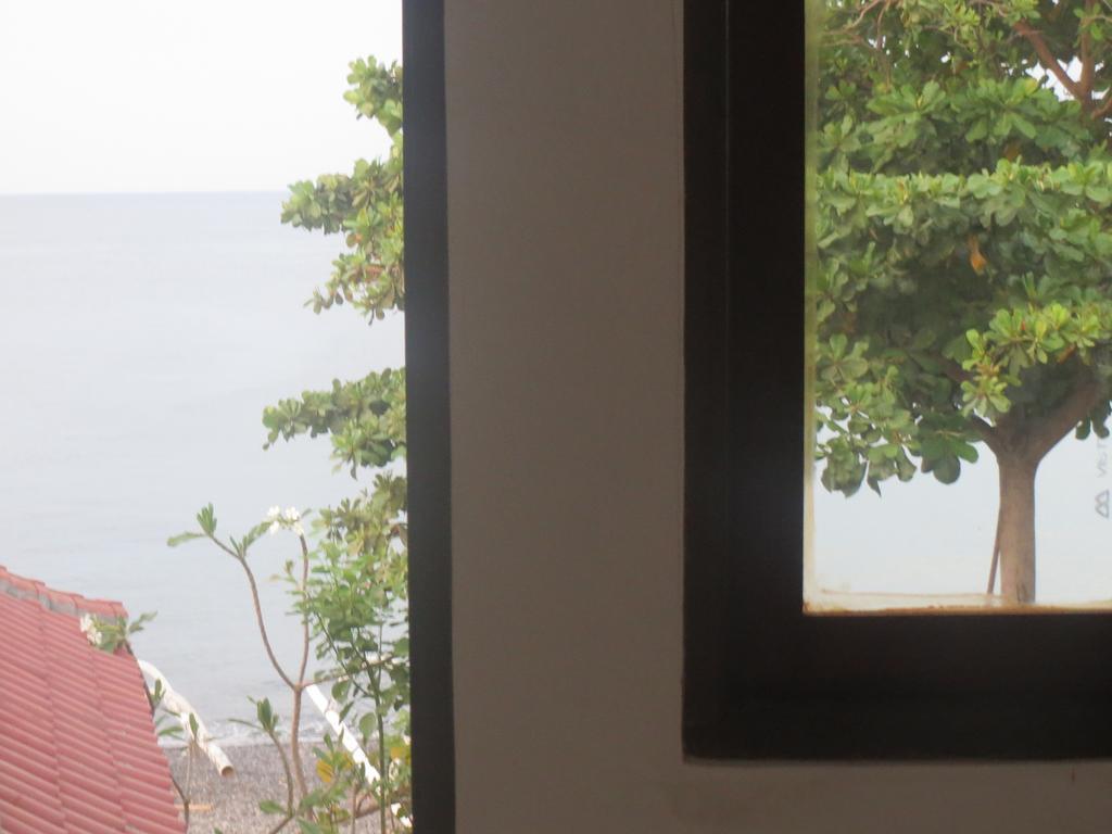 Amed Sari Beach Guesthouse Kültér fotó